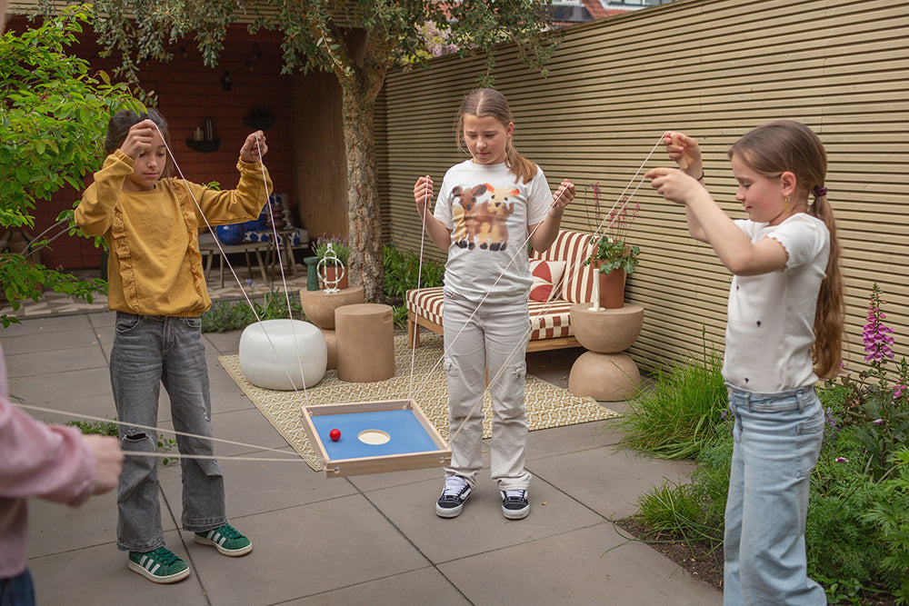 Active Coordination Game
