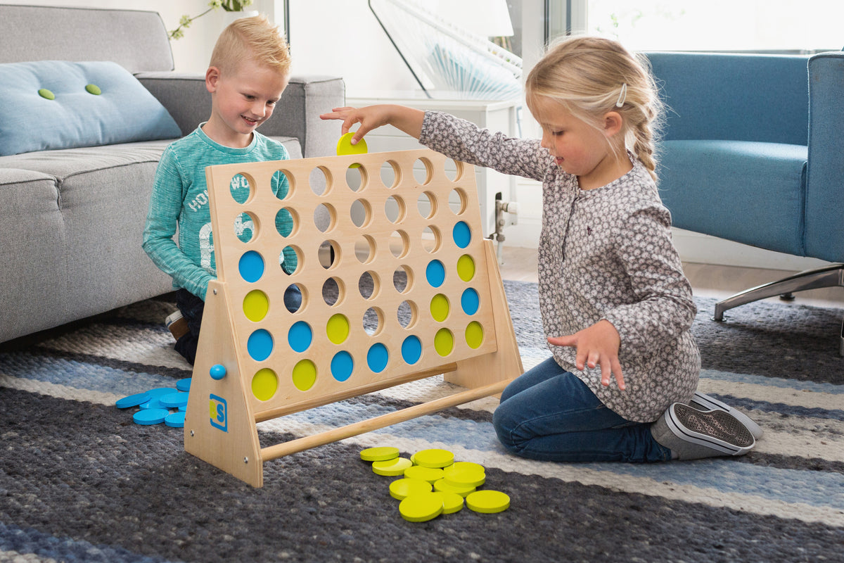 Giant Four in a Row
