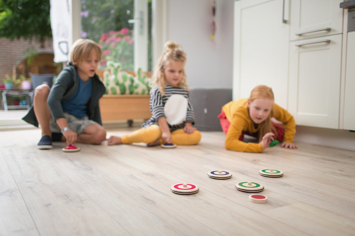 Indoor curling